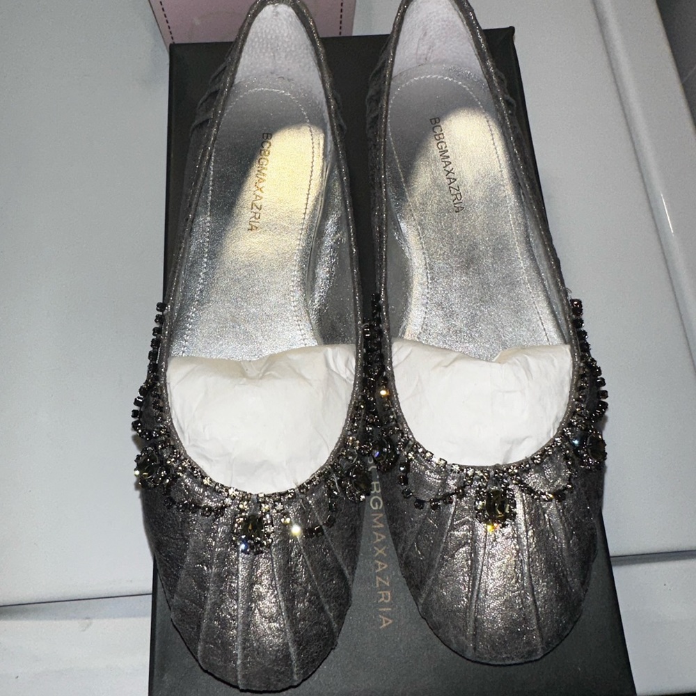 BCBG 8 1/2M penta leather